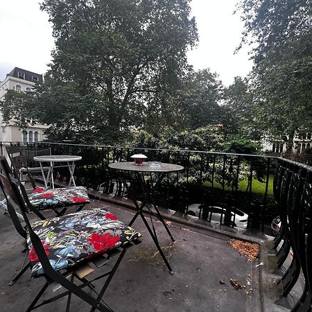 Hyde Park Studio Has Private Balcony With Tranquil Garden View London Ngoại thất bức ảnh