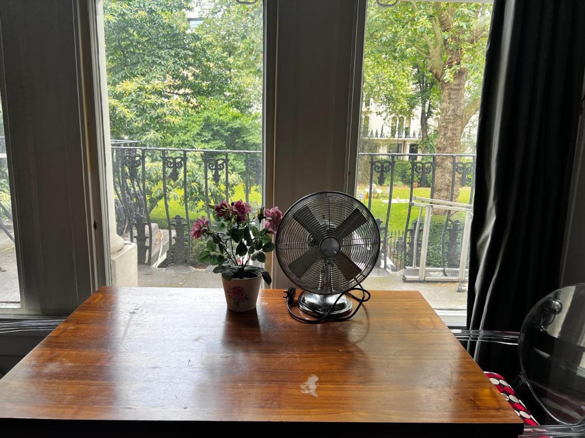 Hyde Park Studio Has Private Balcony With Tranquil Garden View London Ngoại thất bức ảnh
