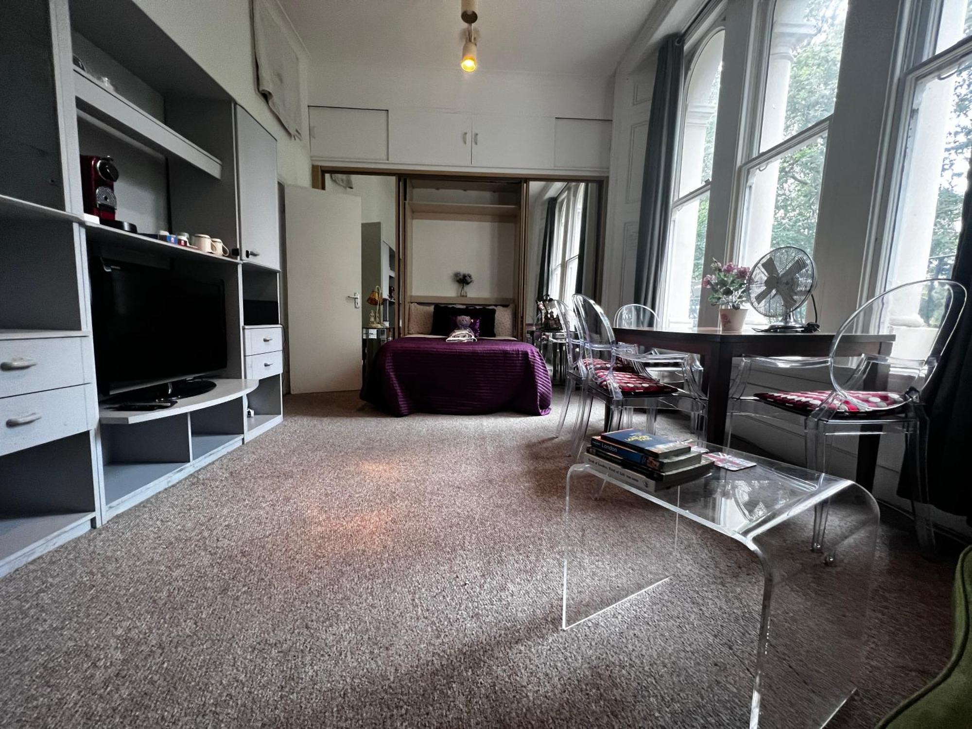 Hyde Park Studio Has Private Balcony With Tranquil Garden View London Ngoại thất bức ảnh